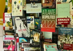 La biblioteca comunale conta circa 25 mila volumi 